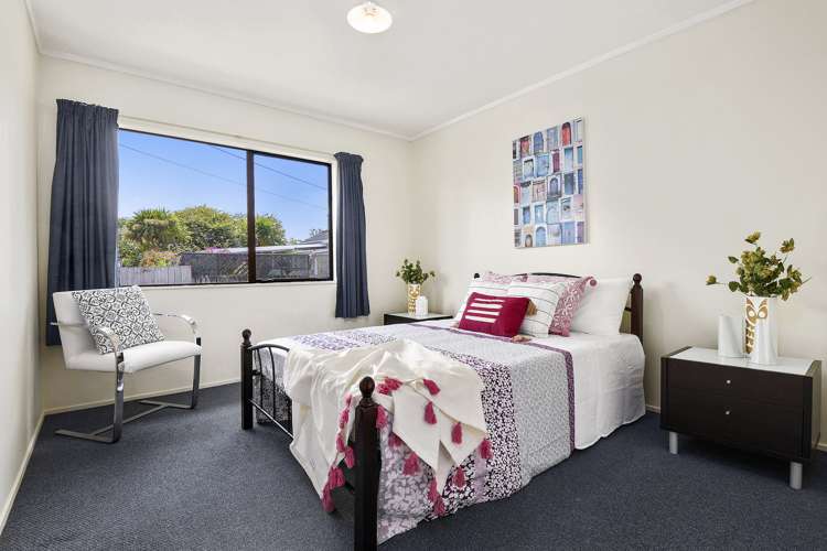 2/15 Forest Hill Road Henderson_13