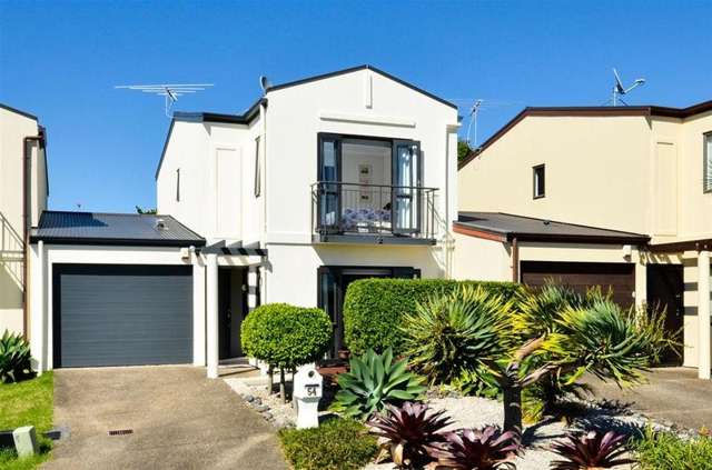 54 Provence Esplanade Te Atatu Peninsula_1