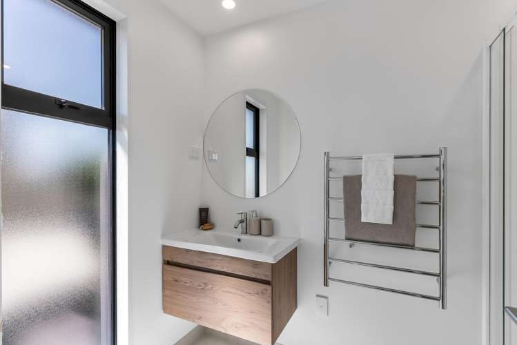 1-4/15 Feilding Street Addington_9