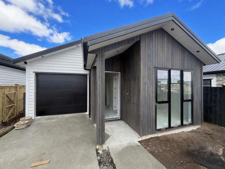 390 Te Taruna Drive_0