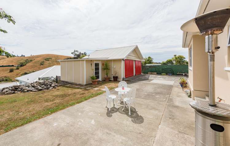 246 Saint Vincent Street Toi Toi_2