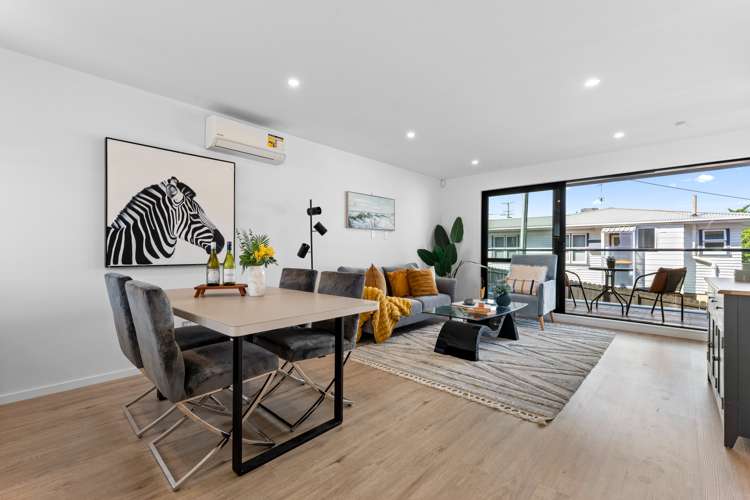 2/18 Sylvan Crescent Te Atatu South_7