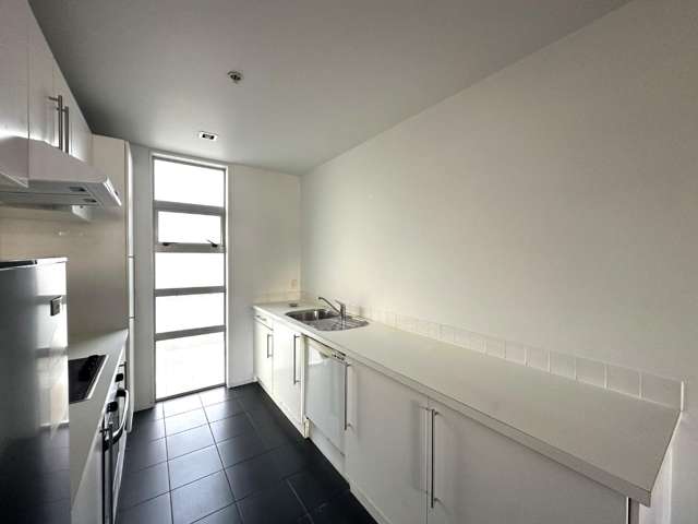 2A/52 Liverpool Street 10015_3