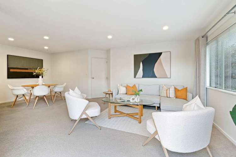 2/253 Wairau Road Totara Vale_5