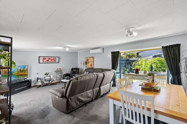 64 Cuffs Road Wainoni_3