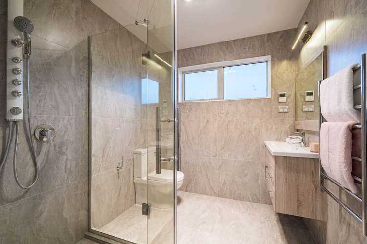 29 Horsefields Drive Flat Bush_17