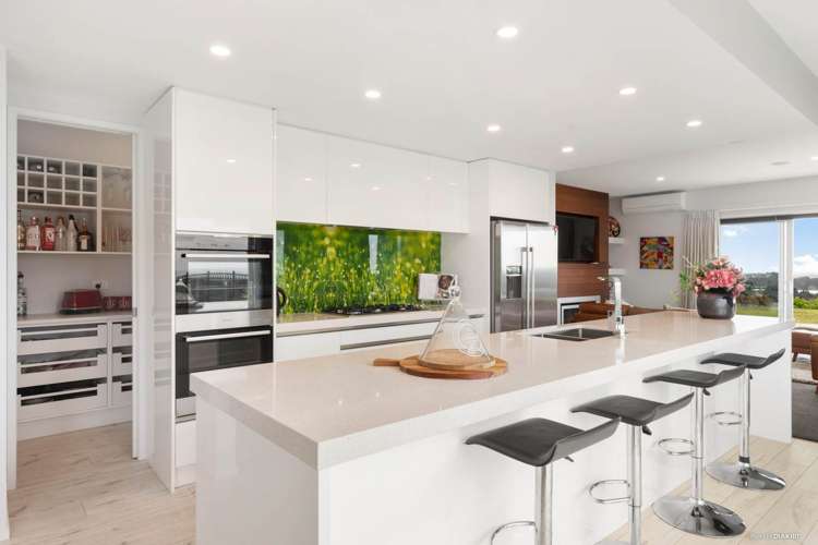 21 Lawrence Carter Drive Bombay_11