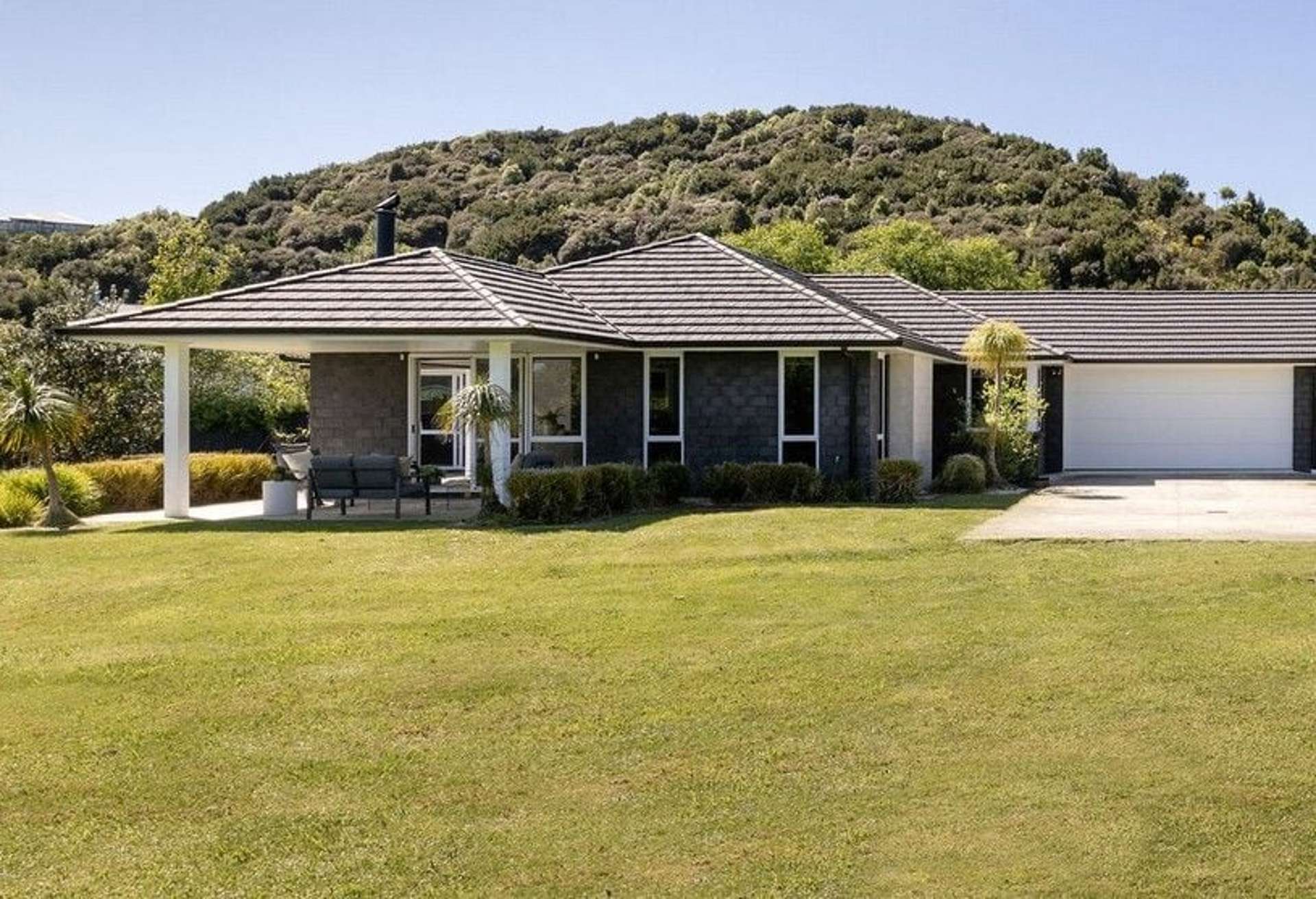 266 Lakes Boulevard Pyes Pa_0