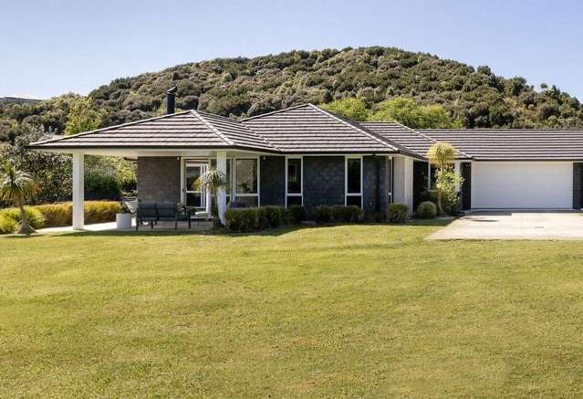 Charming 4BR Home in Pyes Pa