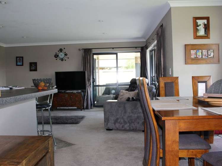 4 Daniel Crescent Cambridge_9