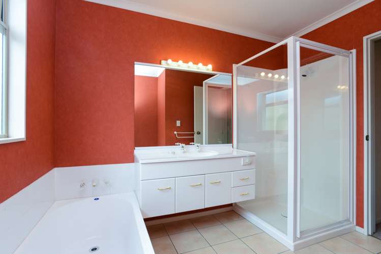 8 Forbury Way Taradale_10