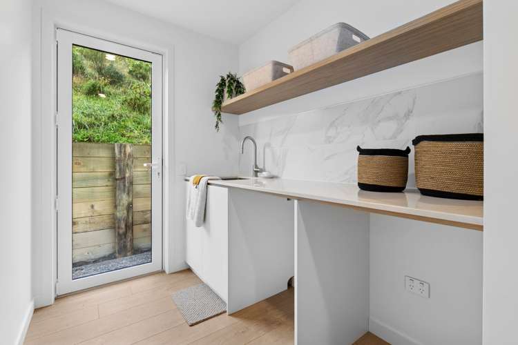 2 Charters Lane Stoke_16