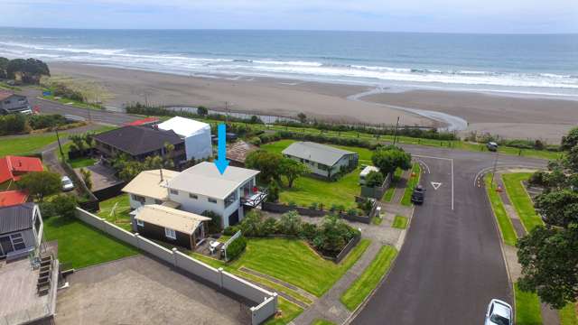 Iconic Kiwi Beach Property, Oakura