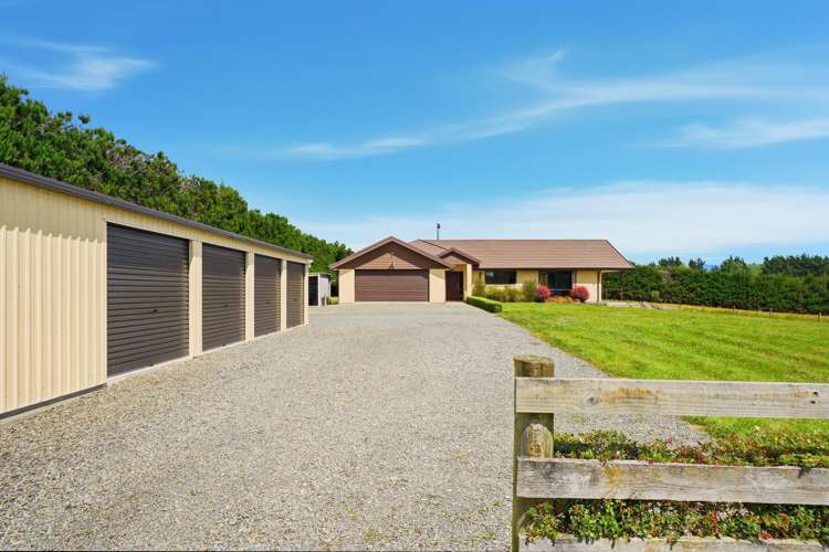 106 Davis Road Cust_18