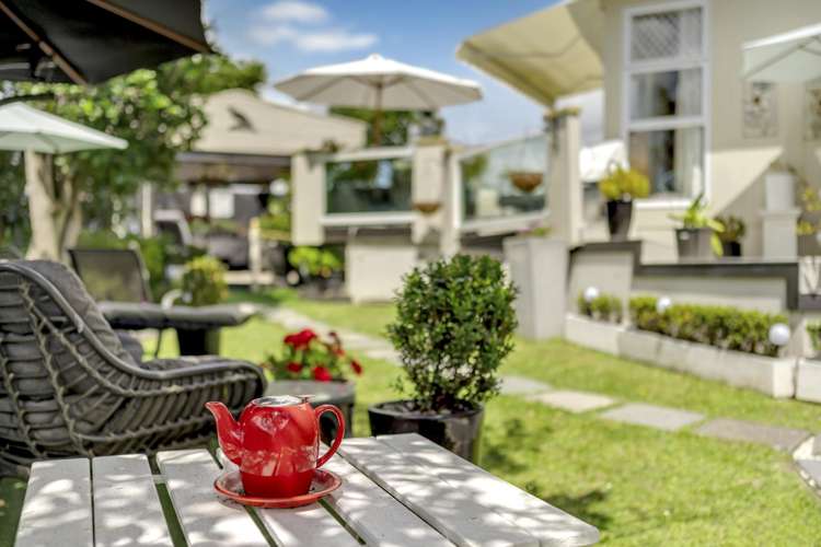 5 Borrowdace Avenue Botany Downs_23