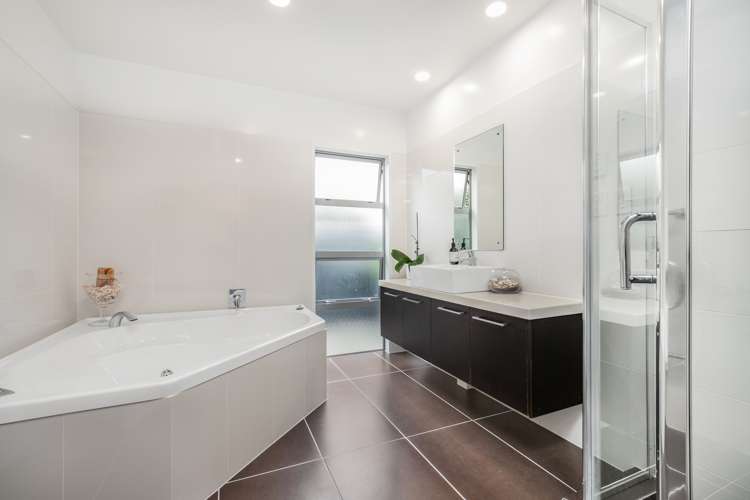 21 Elias Court The Gardens_11