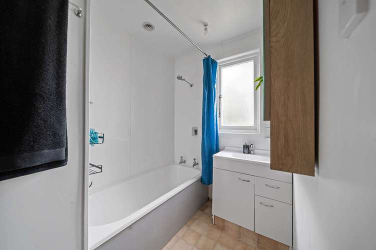 10 Main Road Owaka_11