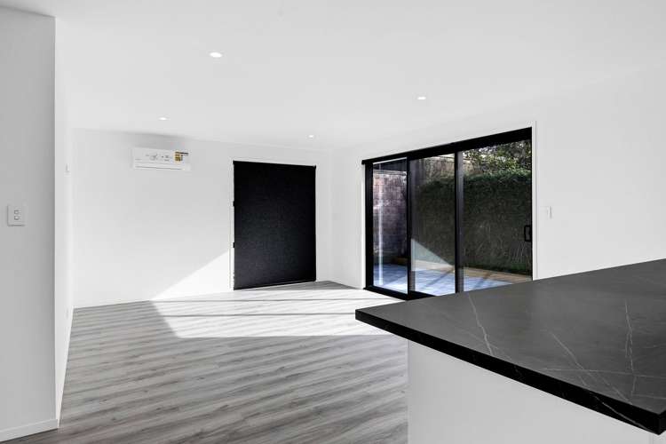 120 Seaview Road Westown_23