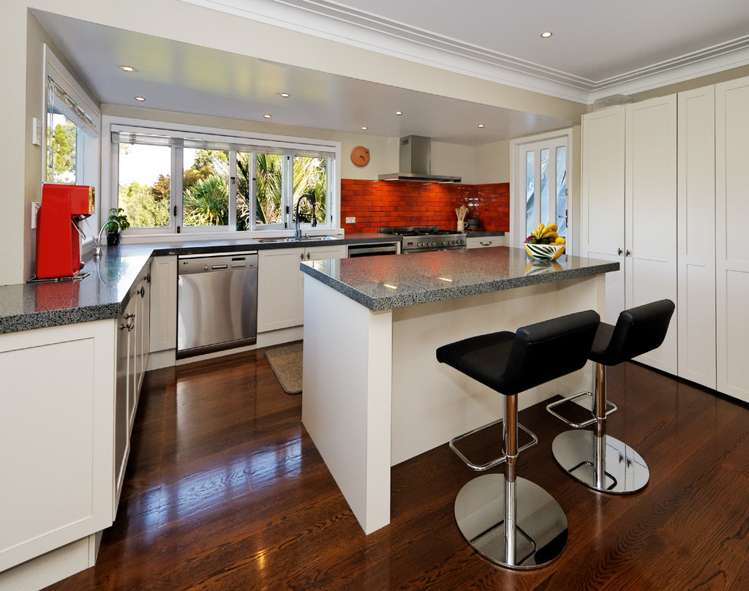 21 Park Road Titirangi_9