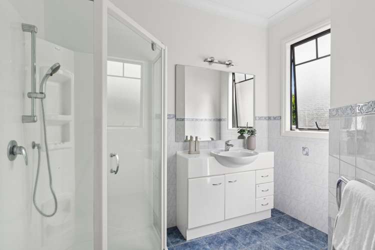 39 Cowley Drive Leamington_18