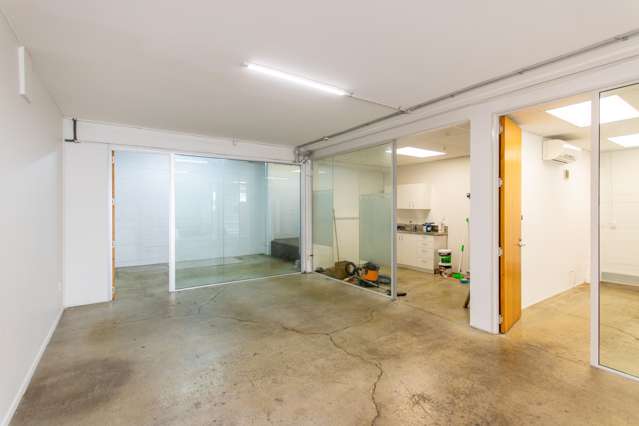 B/32 Barrys Point Road Takapuna_3