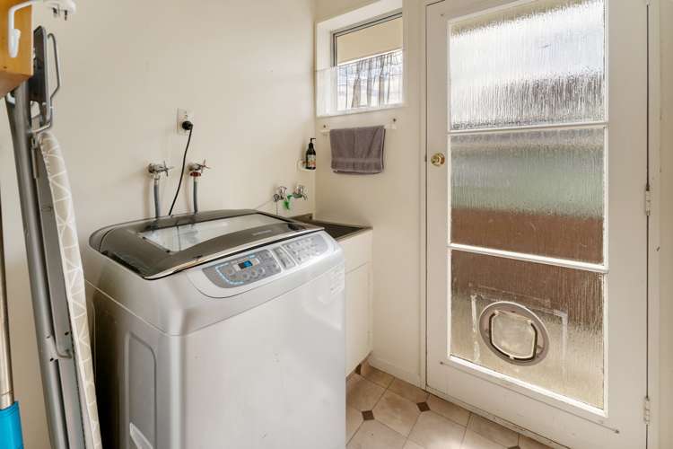 2/12 Cobham Crescent Stoke_11