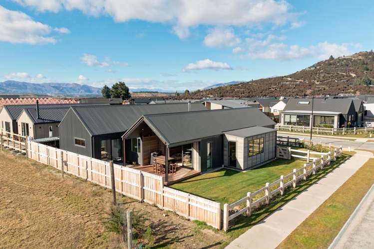 1 Moonstone Street Wanaka_18