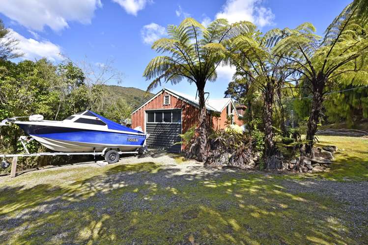 26 Kamahi Road, Tennyson Inlet Marlborough Sounds_6