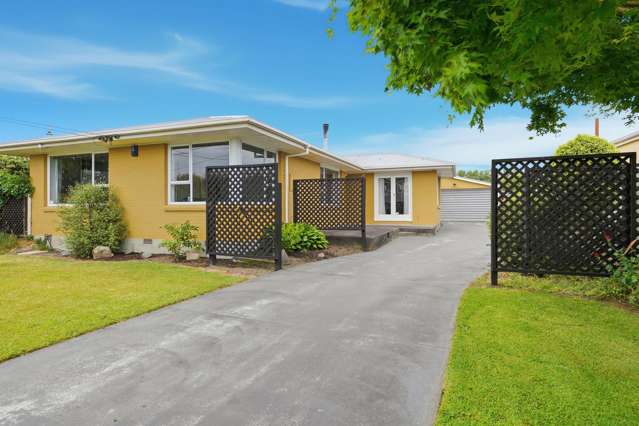 WOW 5 Car Garage in Christchurch!