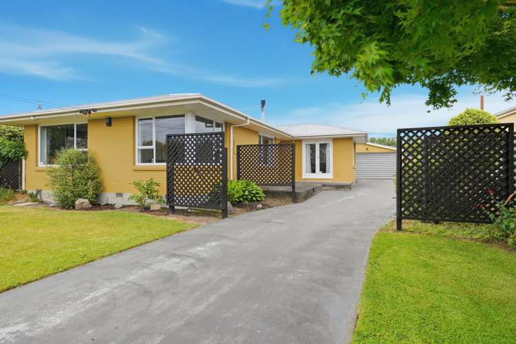 83 Englefield Road_1