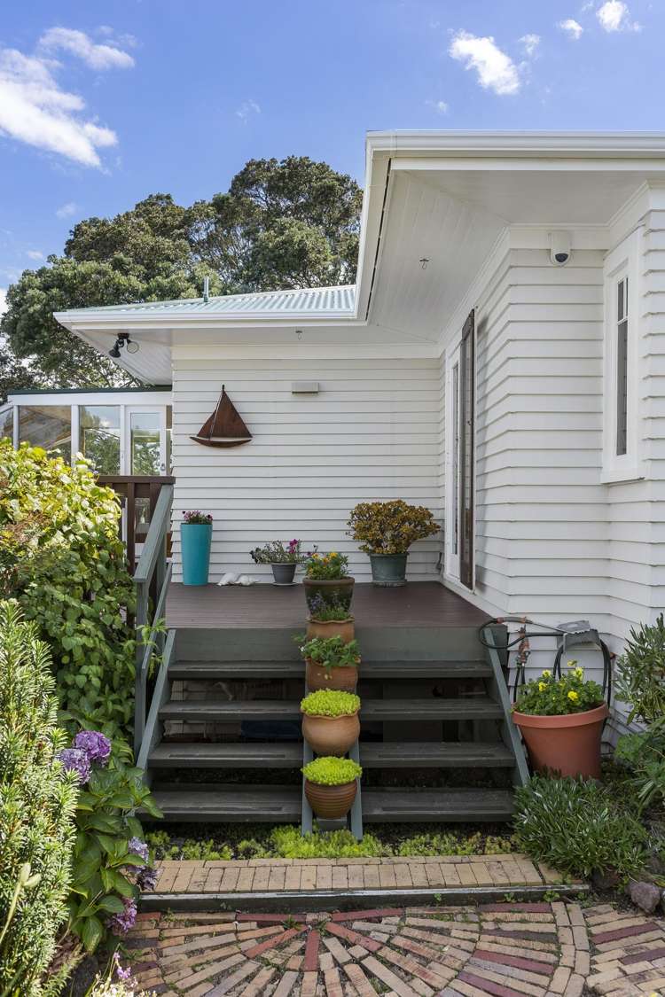 7 Belfast Street Hillsborough_32