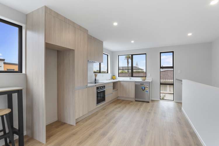 1,2,3,4/30 Woodford Avenue Henderson_38