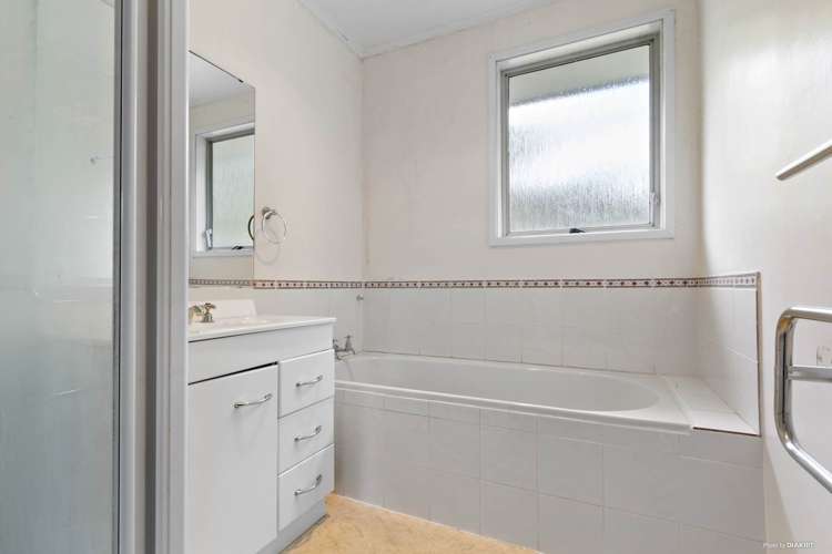 22 Staincross Street Green Bay_11