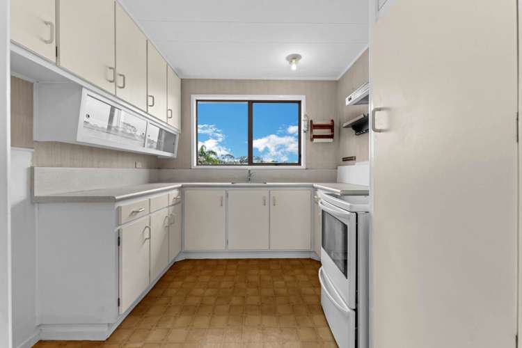 32 Cockayne Crescent Sunnynook_9