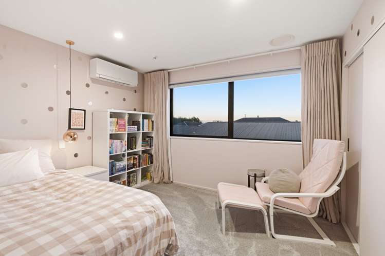 29 Carnaveron Drive Lincoln_11