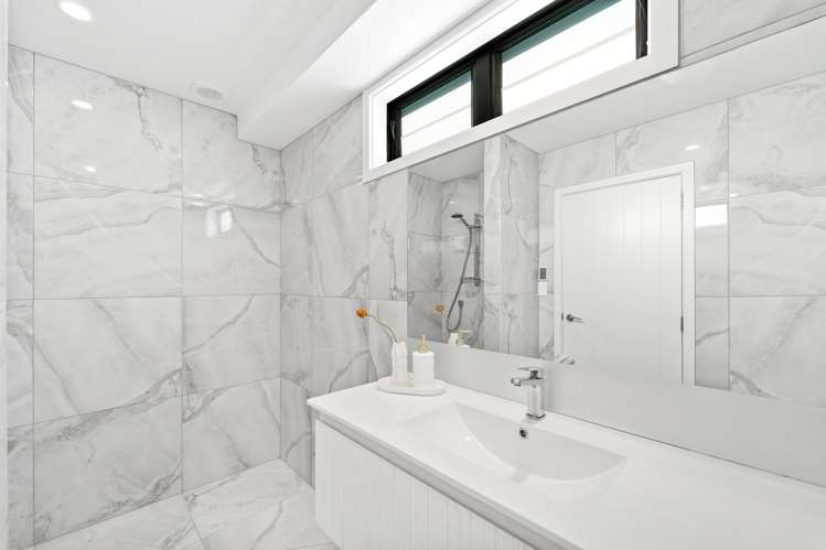 221 Omaha Drive Omaha_21