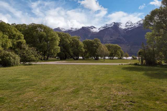 Expansive Glenorchy Section in Stunning Location