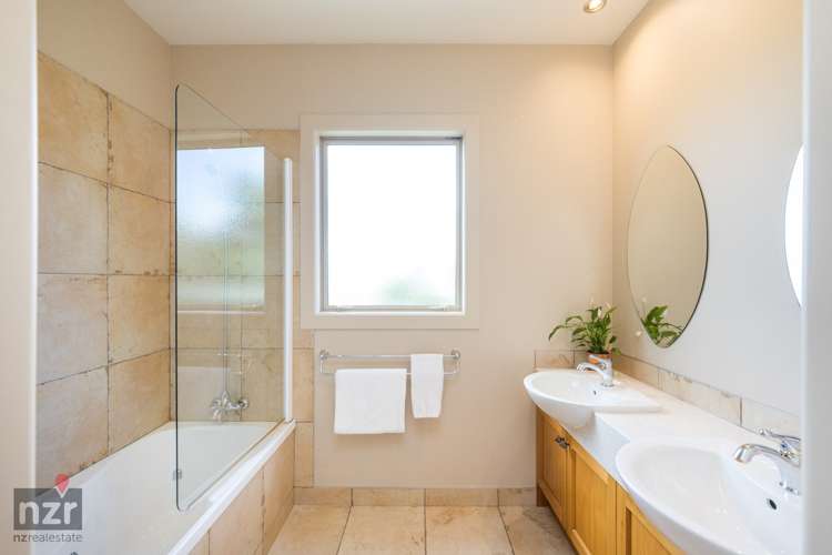 22 James Road Halcombe_10