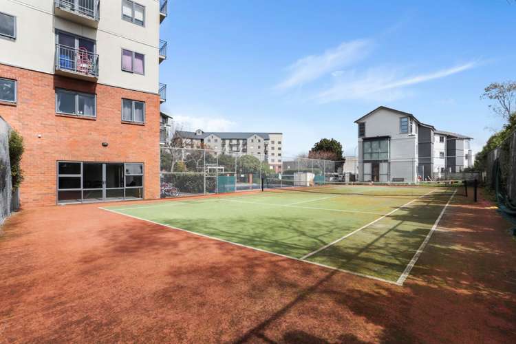 2/12 Crown Lynn Place New Lynn_5