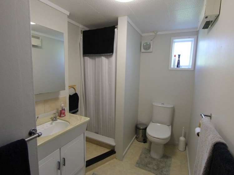 15 Puriri Street Hilltop_16