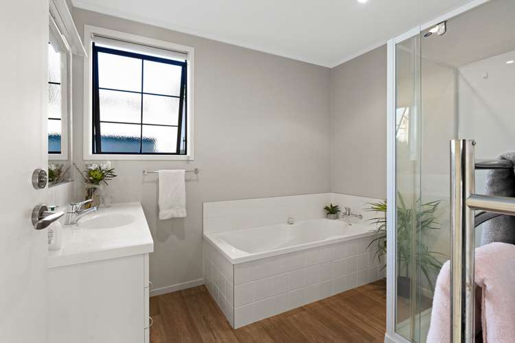 6 Lucy Foster Lane Red Beach_12