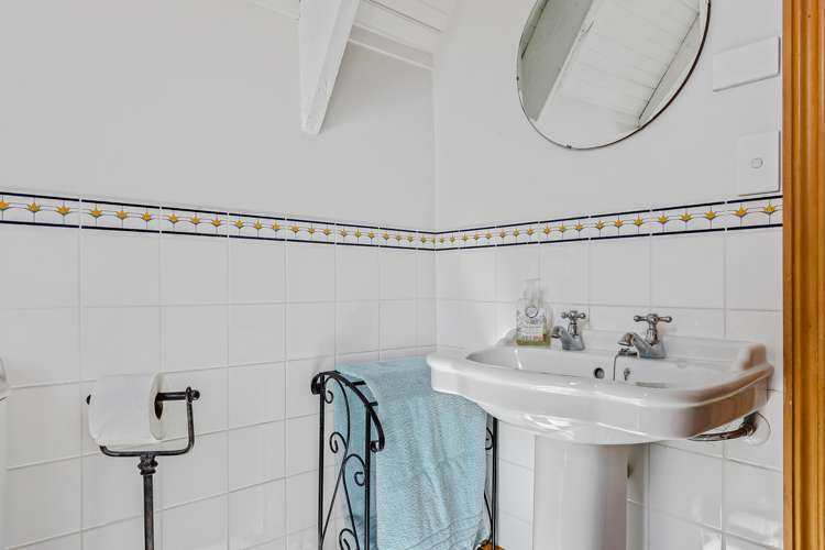 1614 Cust Road Cust_19