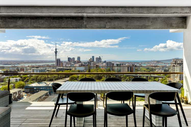 1102/5 Hohipere Street_0