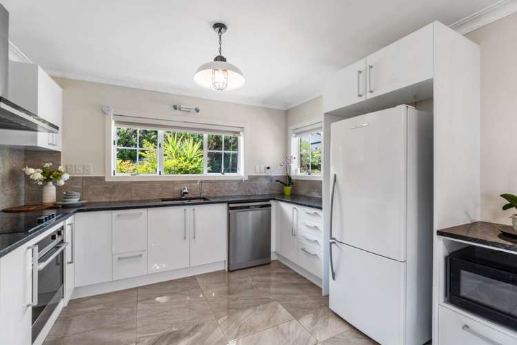 139 Golf Road Titirangi_13