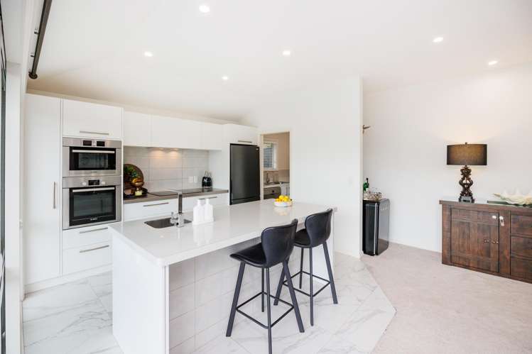 28 Cashmere Drive Fitzherbert_11