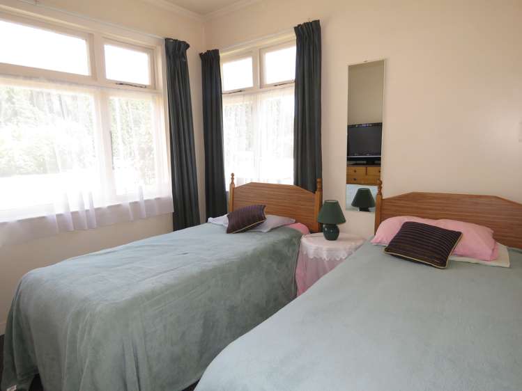 10 Broadway Reefton_18