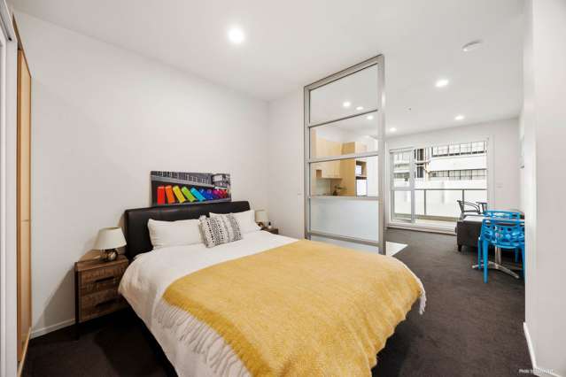 210/85 Beach Road City Centre_2