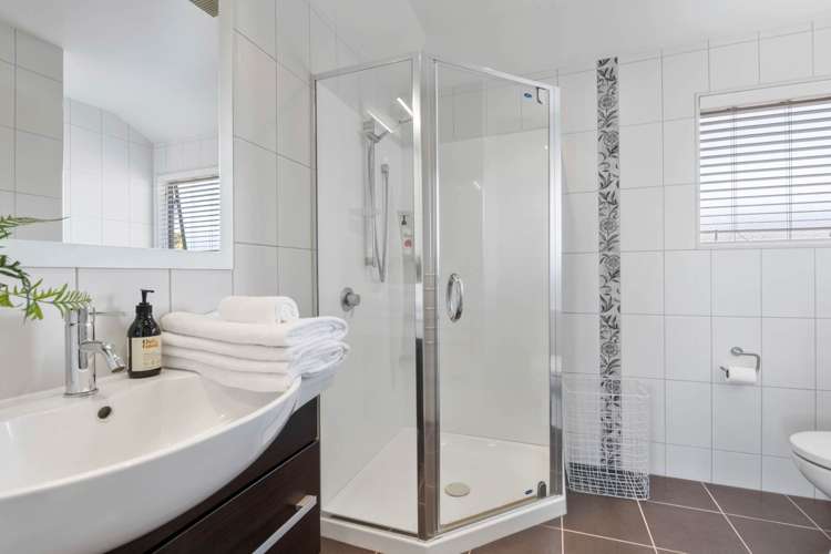 12 Zara Court Windsor Park_20