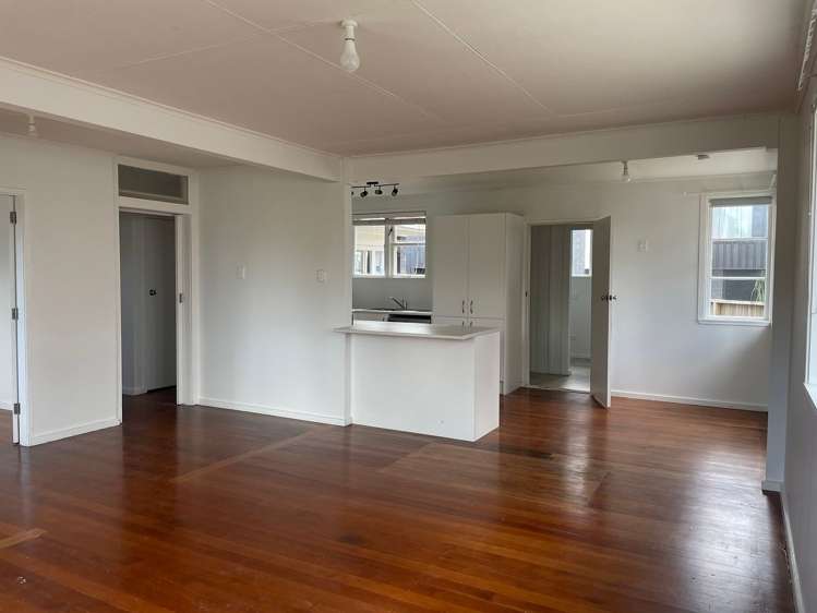 19 Holland Avenue Point England_2