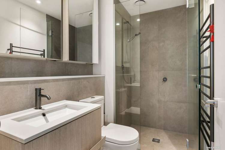 1003/10 Commerce Street City Centre_7